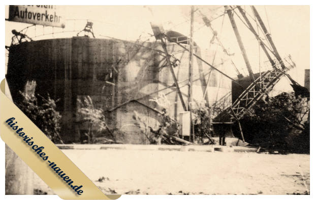 Zerstörte Anlagen am Gaswerk Nauen 1945