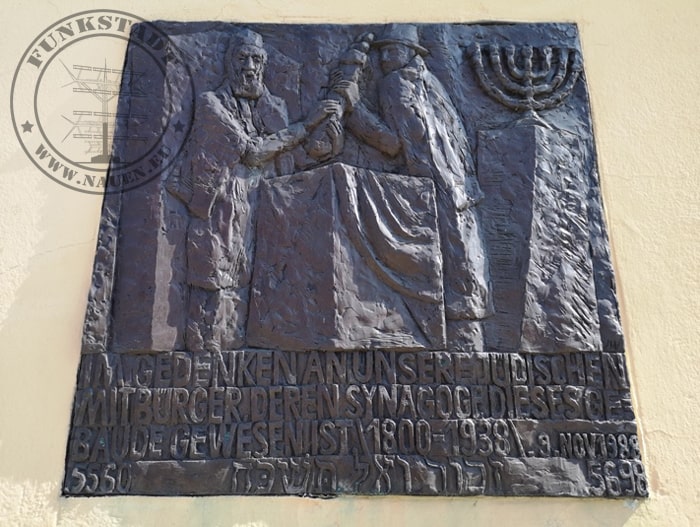 Gedenktafel am Gebäude der ehemaligen Synagoge in Nauen, Potsdamer Str. 11